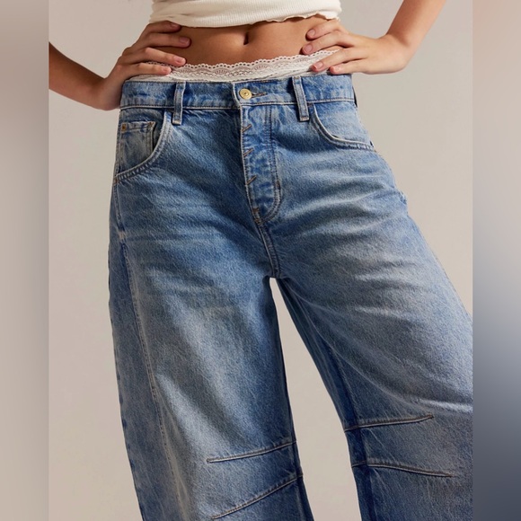 Free People We the Free Good Luck Mid Rise Barrel Jeans Women Sz 28 Light Beam - Picture 2 of 9